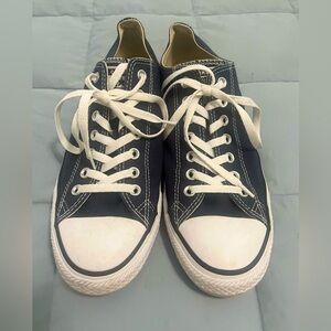 Converse Chuck Taylors Men’s size 10 Navy Blue